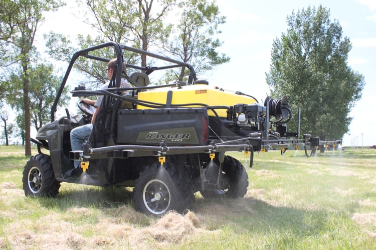 F/S Manufacturing Skid Sprayer Feature Low-Profile Tru-Kleen Tanks